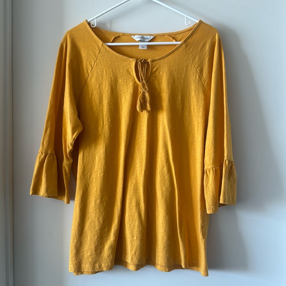 EUC Christopher & Banks Tassle-Tie Tee